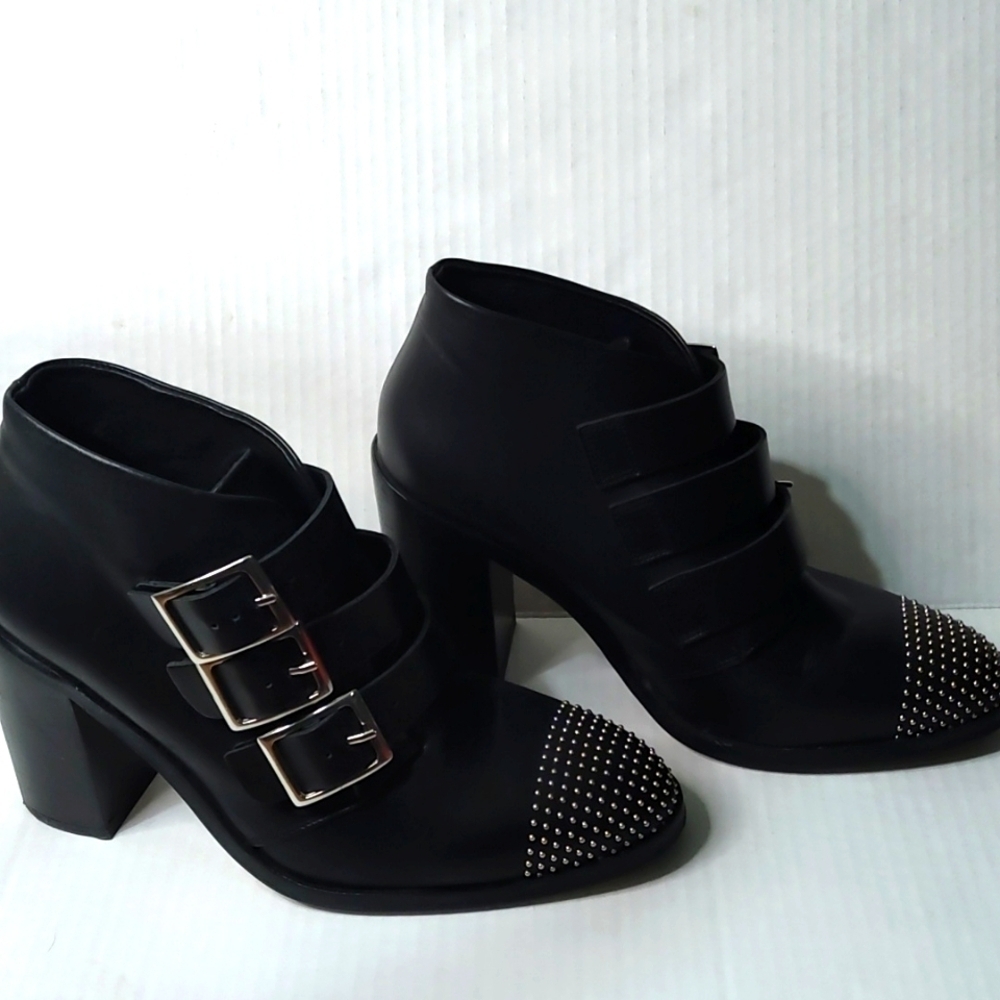 L'Intervalle Black Leather Strap Studded Heeled Boots sz 40